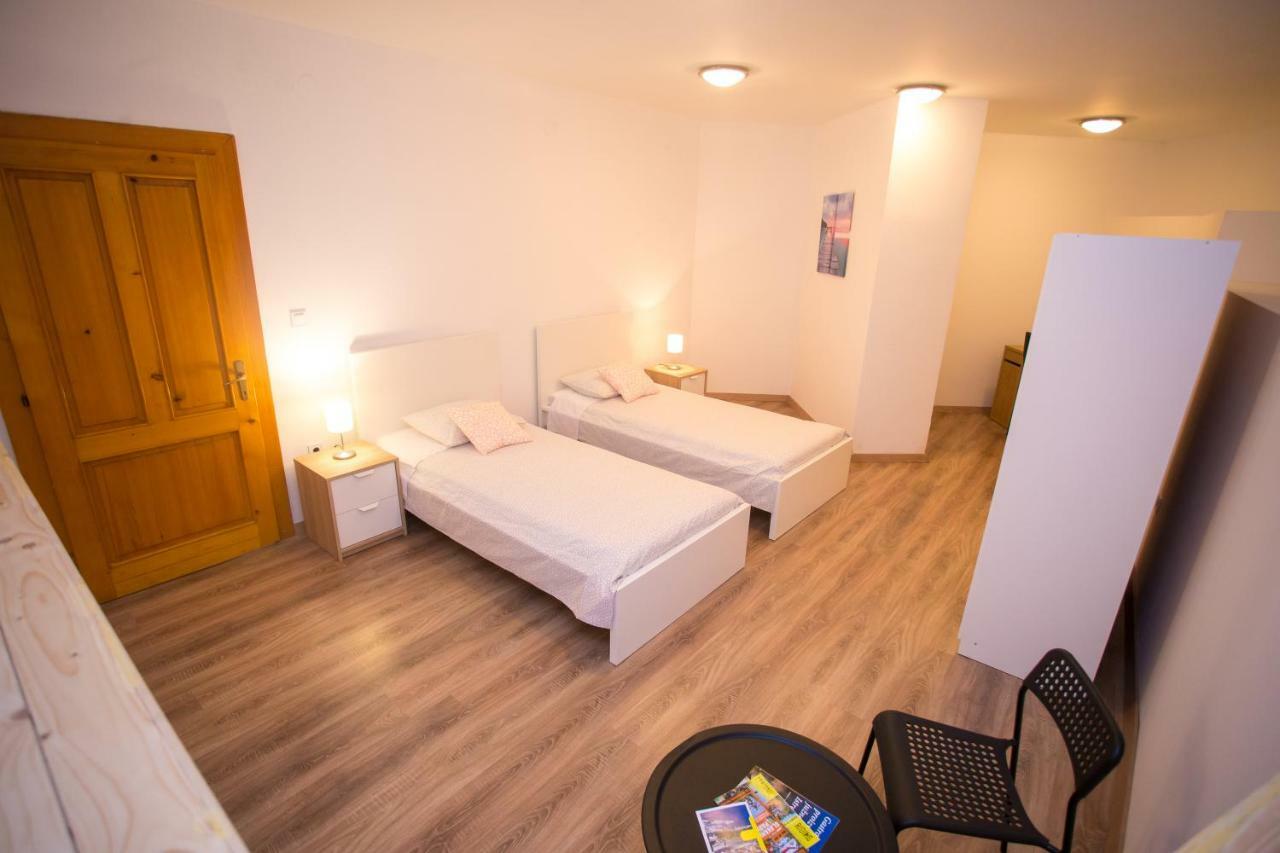 Apartman Girasol Pula Apartamento Exterior foto